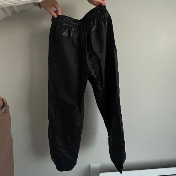 Black Nike nylon joggers - Picture 2 of 2